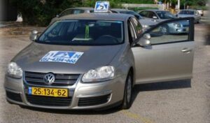 אלון בית ספר לנהיגה מיקי