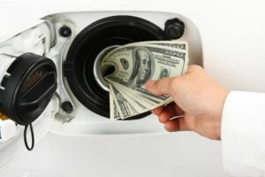 כמה עולה להחזיק רכב בישראל? ואיך לחסוך בעלויות