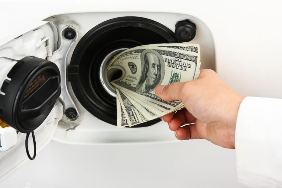 כמה עולה להחזיק רכב בישראל? ואיך לחסוך בעלויות